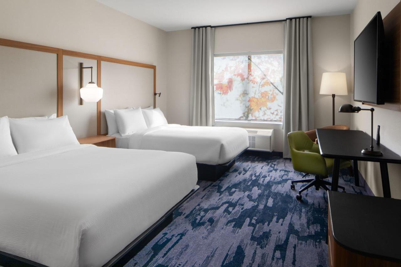 Fairfield By Marriott Inn & Suites Whitsett Greensboro East Exterior photo