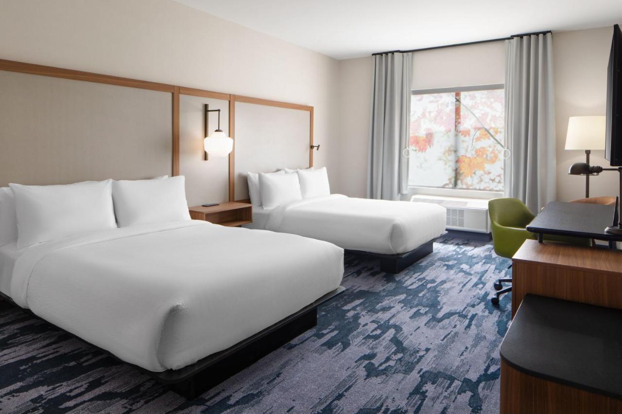 Fairfield By Marriott Inn & Suites Whitsett Greensboro East Exterior photo