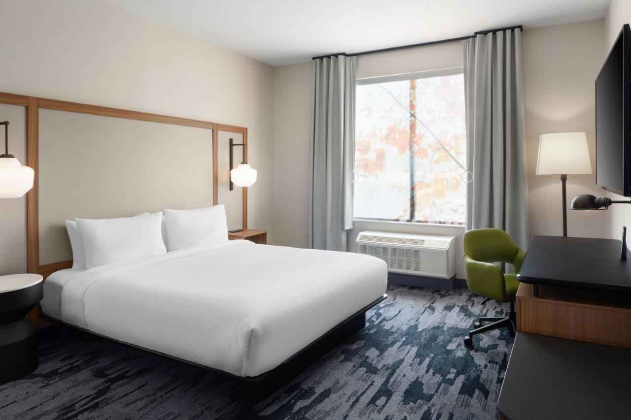 Fairfield By Marriott Inn & Suites Whitsett Greensboro East Exterior photo