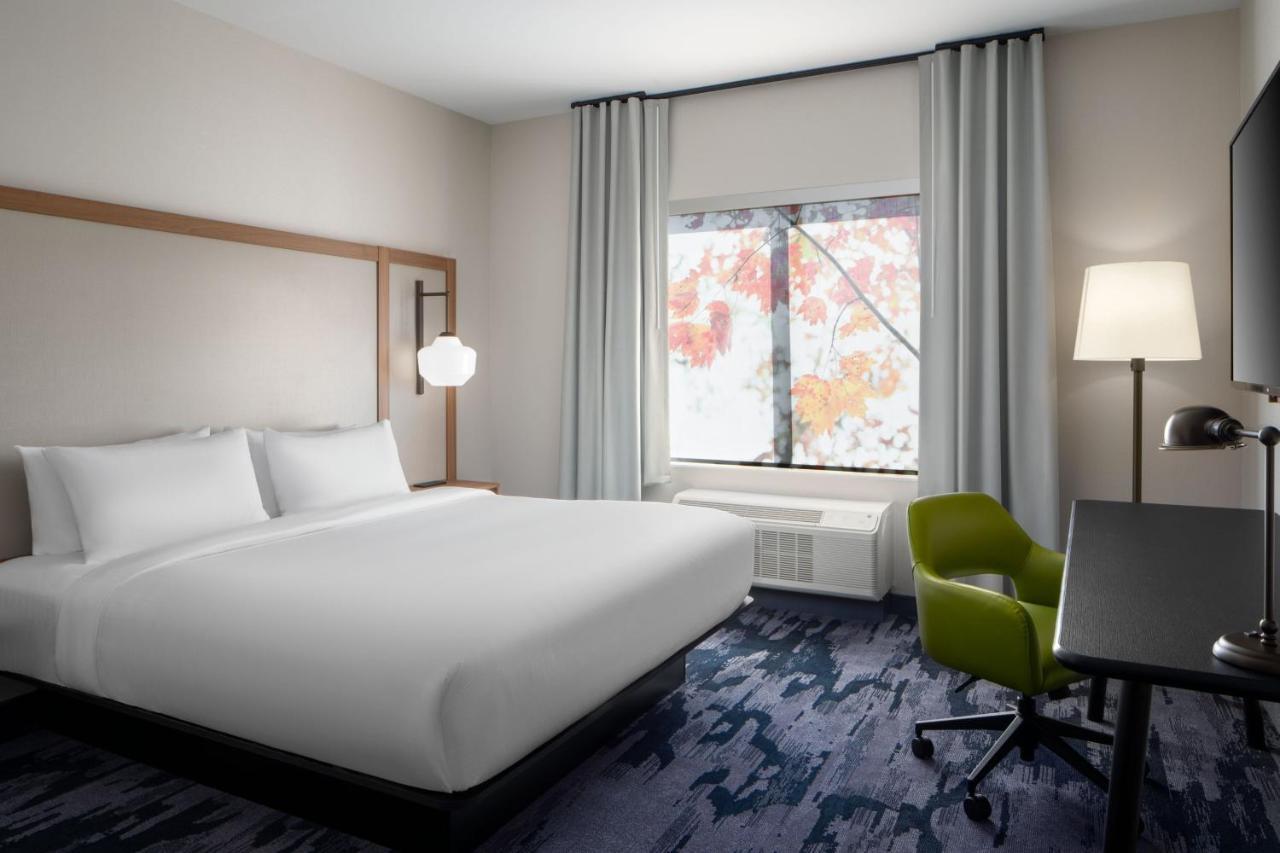 Fairfield By Marriott Inn & Suites Whitsett Greensboro East Exterior photo